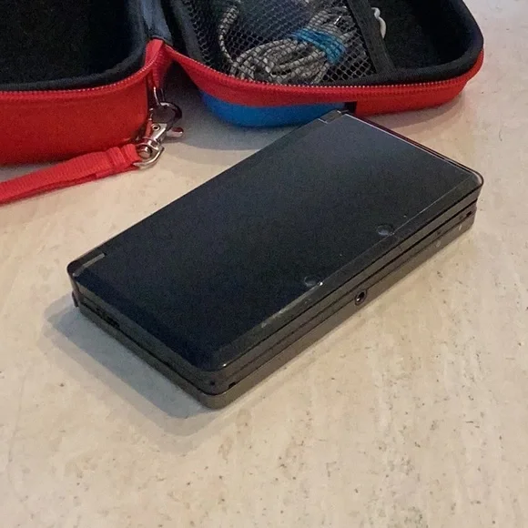 Nintendo 3DS Console & Charger Handheld System Black - Picture 9 of 13